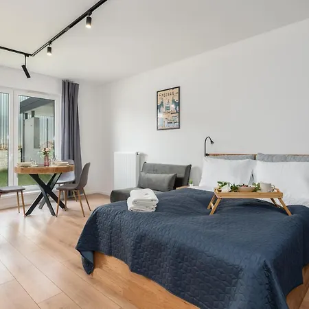 With Garden Dmowskiego 81 By Renters