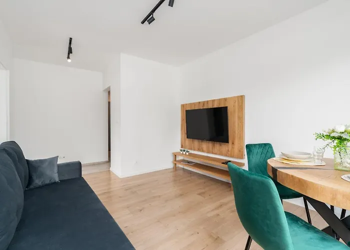 With Garden Dmowskiego 81 By Renters