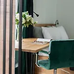 Apartmán With Garden Dmowskiego 81 By Renters Poznaň