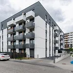 With Garden Dmowskiego 81 By Renters Apartmán Poznaň