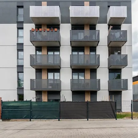 With Garden Dmowskiego 81 By Renters *