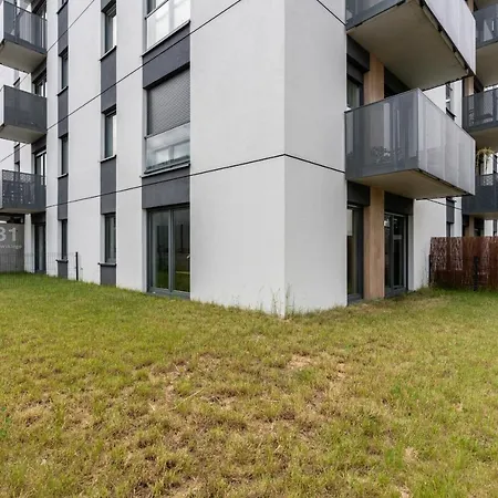 With Garden Dmowskiego 81 By Renters * Познань