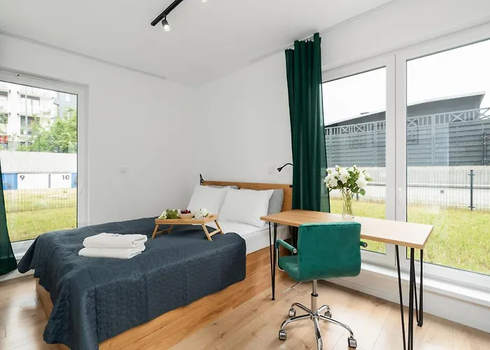 With Garden Dmowskiego 81 By Renters * Poznań