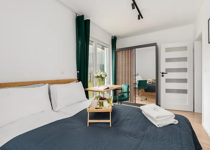 With Garden Dmowskiego 81 By Renters * Познань