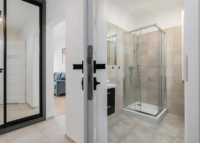 With Garden Dmowskiego 81 By Renters