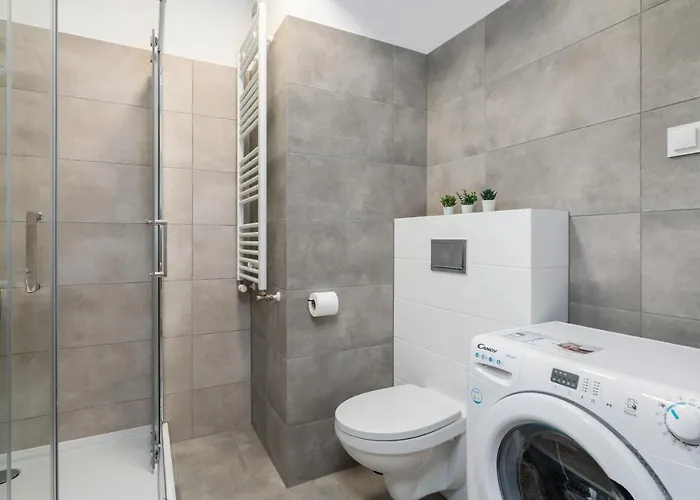 With Garden Dmowskiego 81 By Renters