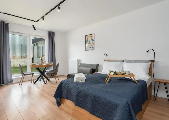 With Garden Dmowskiego 81 By Renters