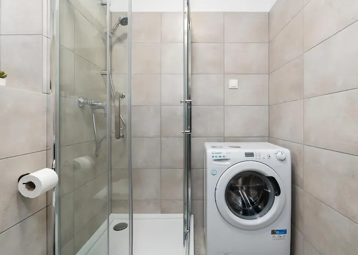 With Garden Dmowskiego 81 By Renters アパート ポズナン